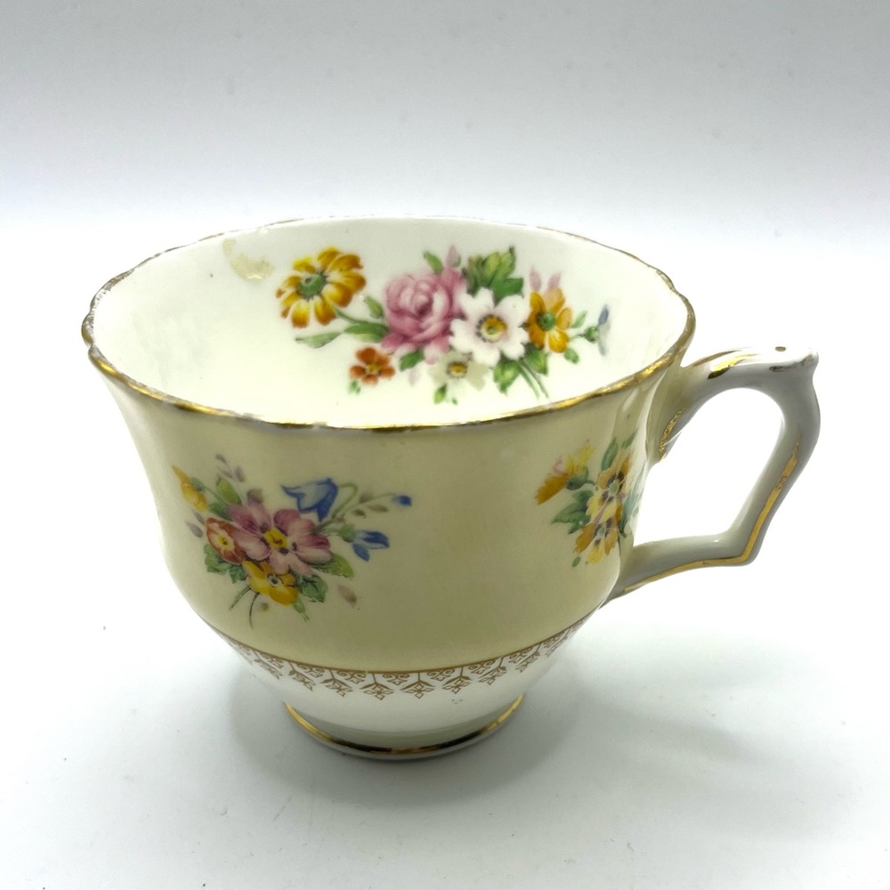 Crown Staffordshire Tea Cup England Fine Bone China‎